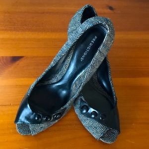 Predictions, size 9, black/white tweed w/blue hints.
